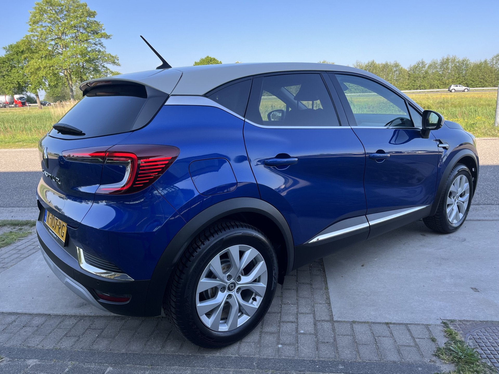 Renault Captur 1.0 TCe 90 Intens / Airco / Cruise / Apple Ca, Auto's, Voorwielaandrijving, 12 maanden, Gebruikt, Blauw