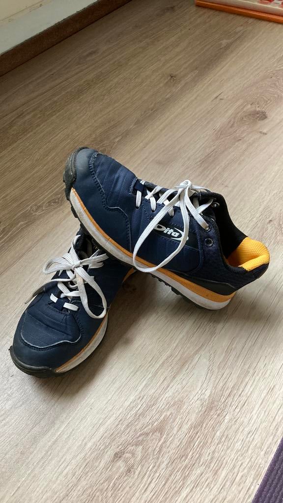 Dita hockeyschoenen maat 35, Sport en Fitness, Hockey, Ophalen of Verzenden, Gebruikt, Schoenen