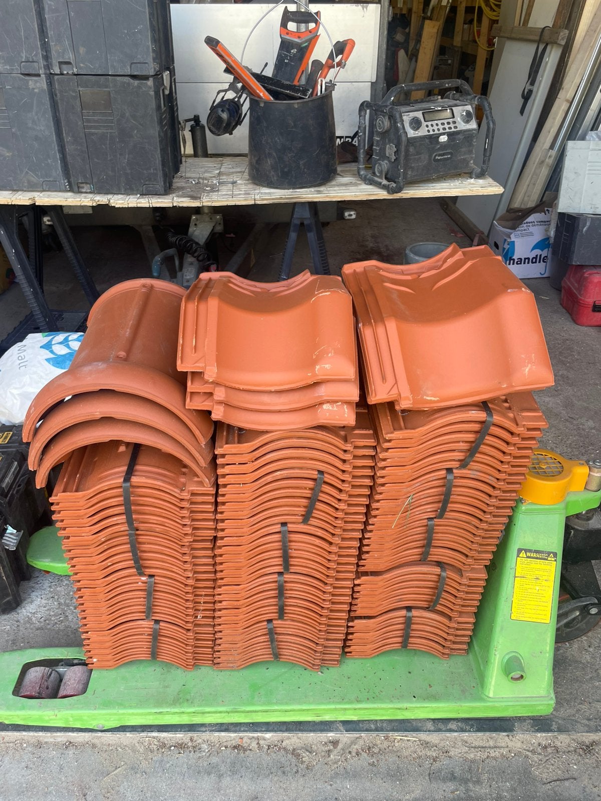 VHV VARIO NATUURROOD NIEUW 82 stuks, Doe-het-zelf en Verbouw, Steen of Klei, Nieuw, Dakpannen, Rood