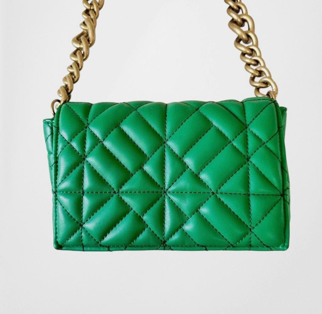ZARA groen gewatteerde tas met gouden ketting, Ophalen of Verzenden, Zo goed als nieuw, Groen