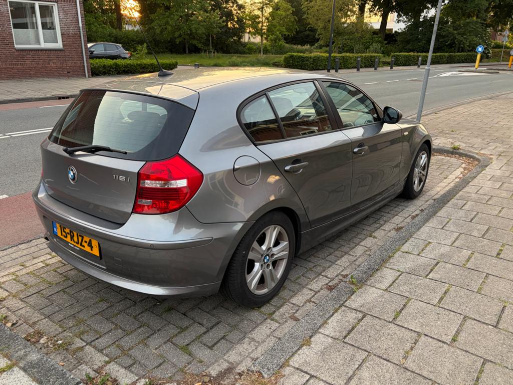 BMW 1-Serie 116 - 2.0 - 210.000 - 2011, Auto's, 1-Serie, Achterwielaandrijving, 1995 cc, 4 cilinders