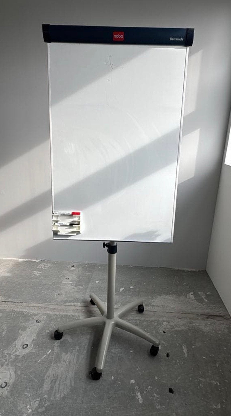 Whiteboard met wielen, Ophalen, Zo goed als nieuw, Whiteboard