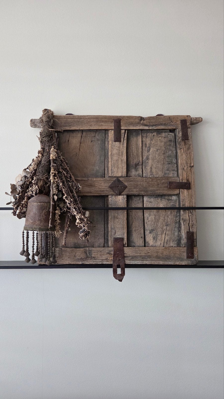 Oud houten luik met toef  #stoer #sober, Ophalen, Hout, Zo goed als nieuw, Wandbord of Wandpaneel