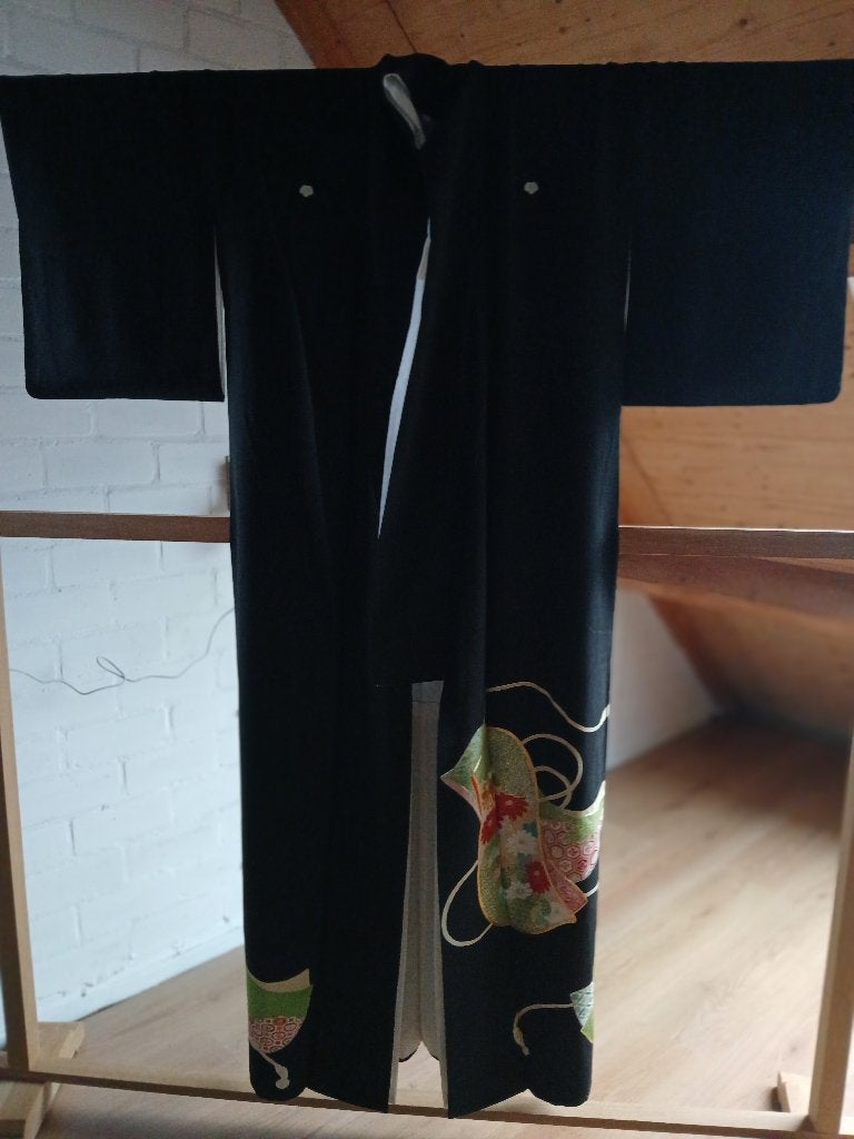Traditionele Japanse Kimono Tomesode black, Antiek en Kunst, Antiek | Kleding en Accessoires, Ophalen of Verzenden
