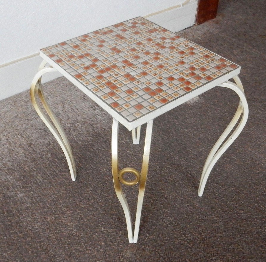 vintage bijzettafeltje Mozaïek roze wit glazuurtegeltjes, Ophalen, Minder dan 55 cm, Jaren 60 70 80, Zo goed als nieuw