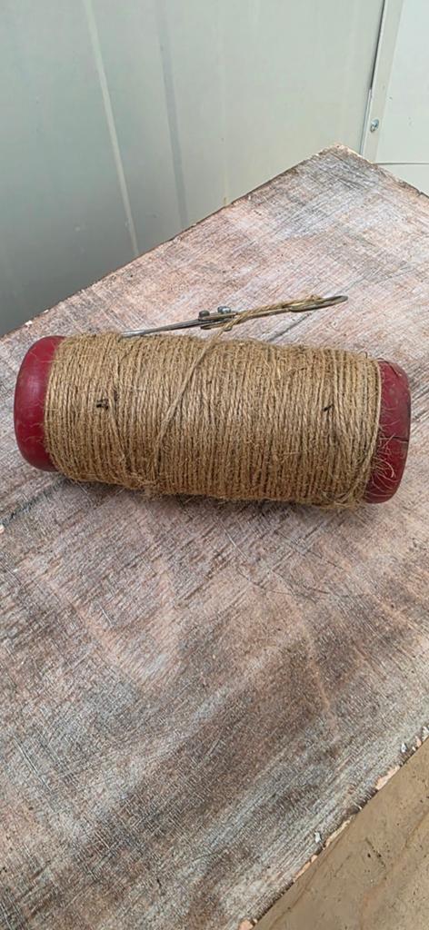 Vintage touw dispenser met touw en schaar, Gebruikt, Ophalen of Verzenden, Bruin, Vintage
