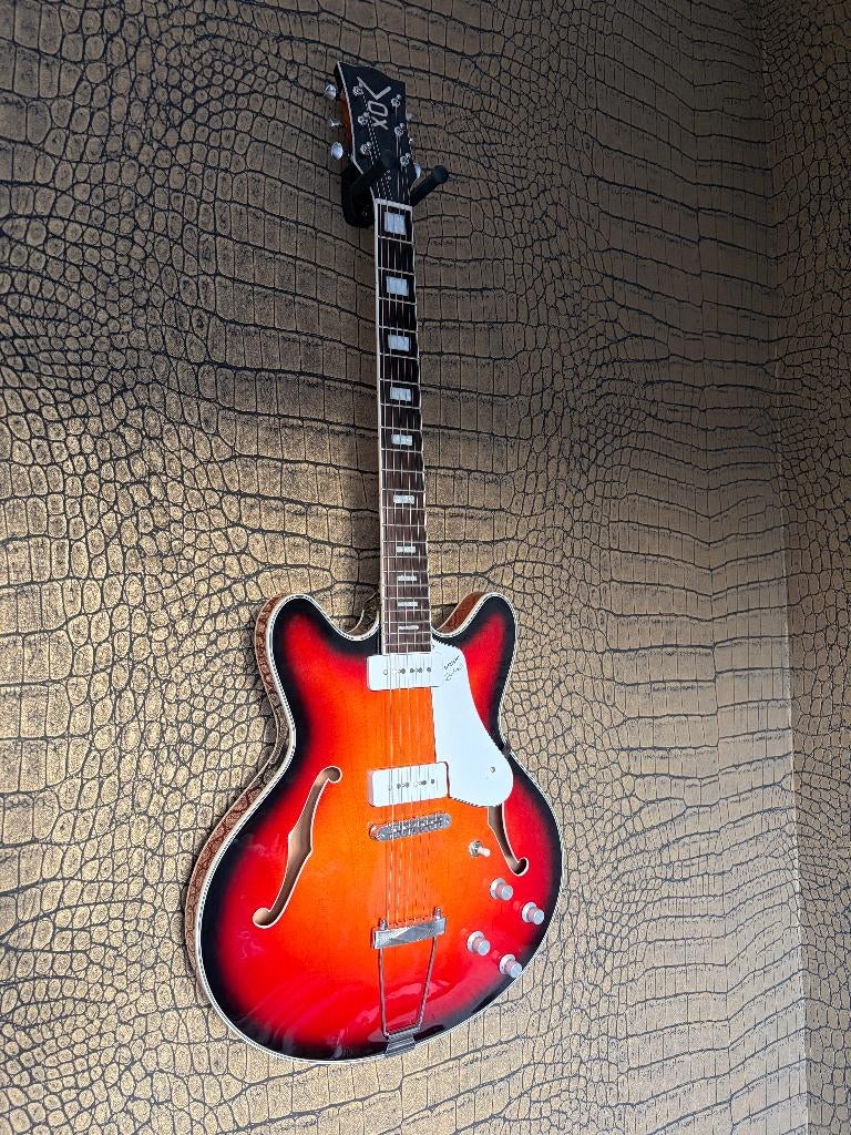 Vox Bobcat V90 Sunburst met originele koffer, Ophalen of Verzenden, Zo goed als nieuw, Solid body, Overige merken