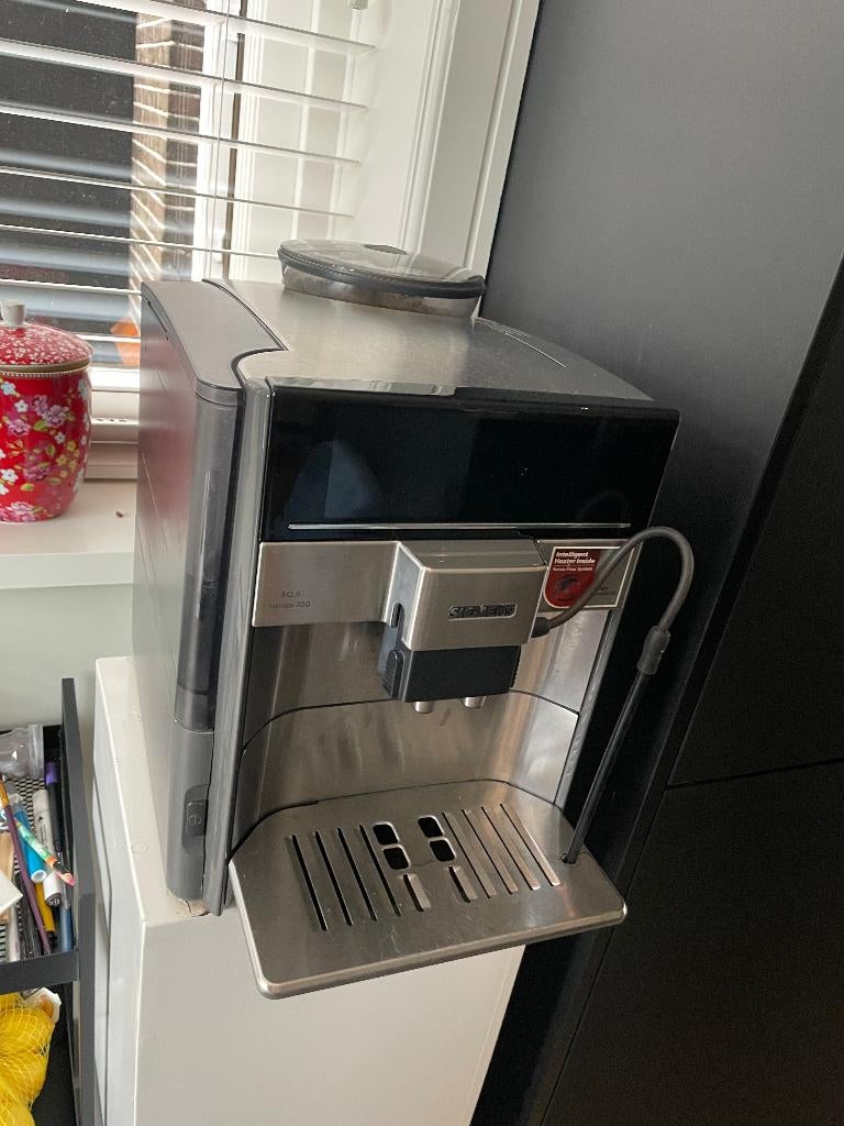 Siemens EQ6 700 - Volautomatische espressomachine, Witgoed en Apparatuur, Koffiezetapparaten, Ophalen, Gebruikt, Espresso apparaat