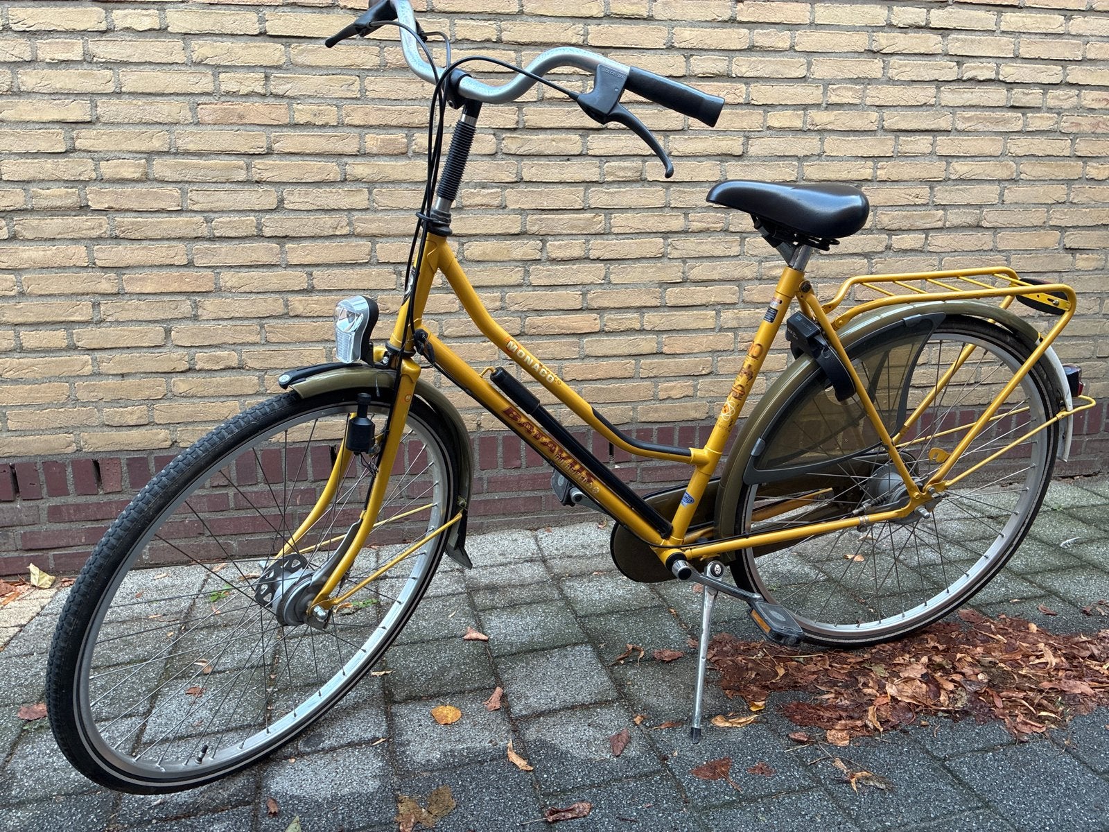 Batavus Damesfiets - Geel, Gebruikt fr55 28”, Fietsen en Brommers, Terugtraprem, Batavus, Ophalen of Verzenden, 53 tot 56 cm