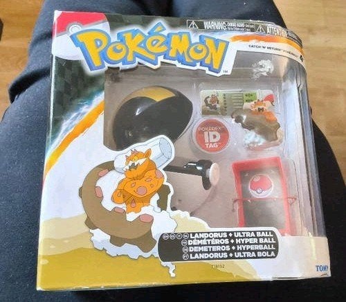 Pokémon Tomy Catch 'n' Return Landorus + Ultra Ball, Hobby en Vrije tijd, Verzamelkaartspellen | Pokémon, Ophalen of Verzenden