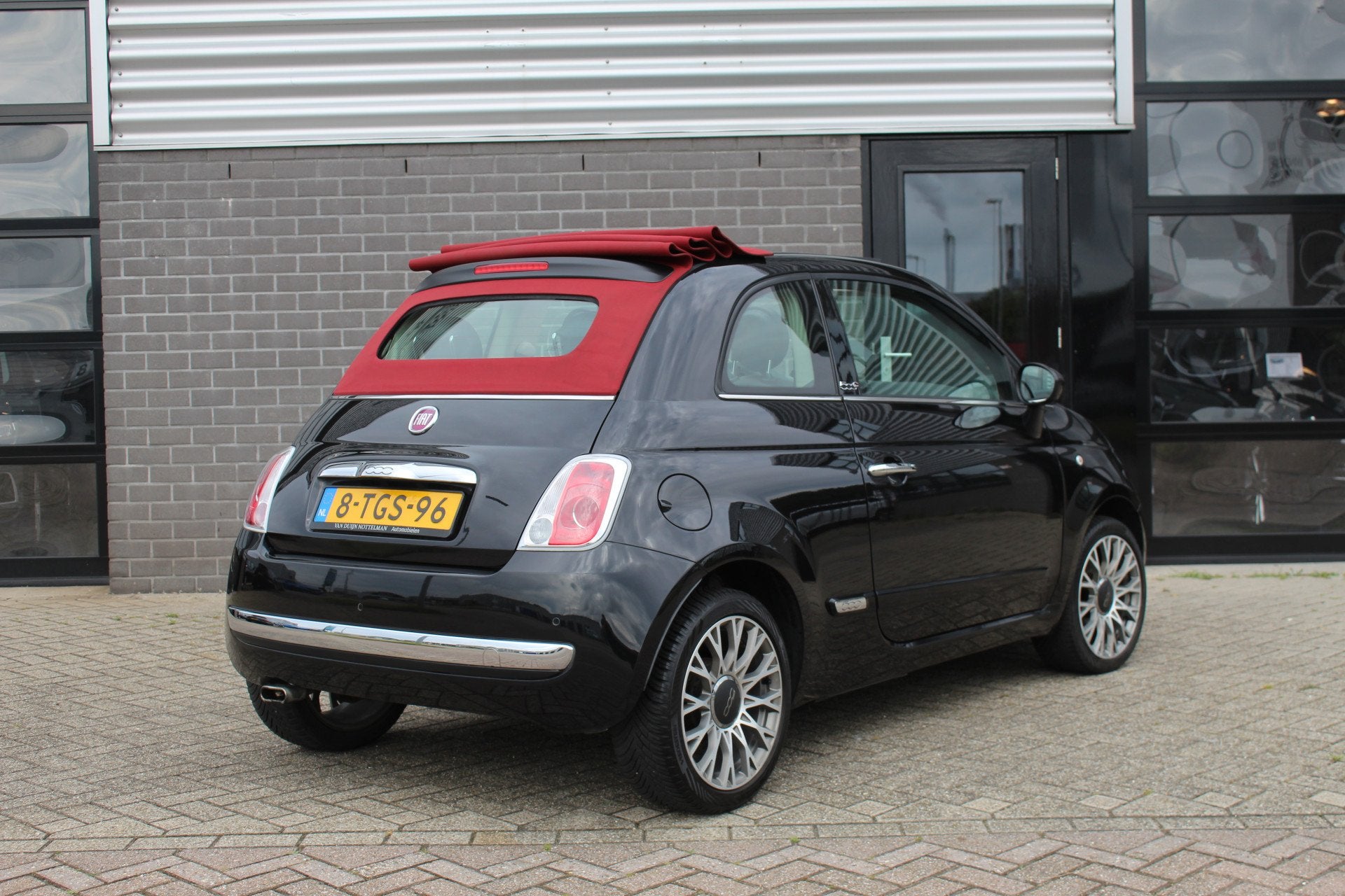 Fiat 500C 0.9 TwinAir Lounge / Leer / LMV 16" / 1ste eigenaa, Auto's, 86 pk, Gebruikt, Zwart, Handgeschakeld