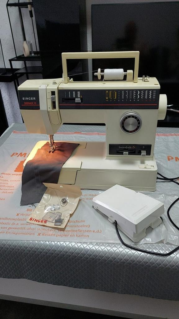 Singer naaimachine, Hobby en Vrije tijd, Naaimachines en Toebehoren, Ophalen, Zo goed als nieuw, Naaimachine, Singer