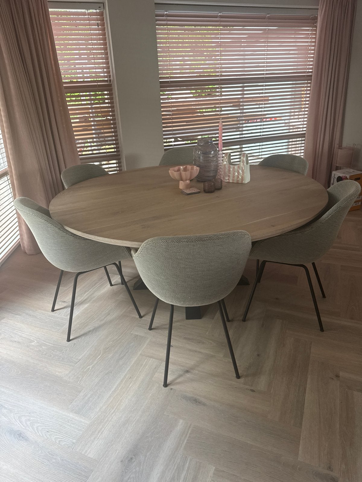 Ronde eettafel met spinpoot - Eikenhout, Huis en Inrichting, Tafels | Eettafels, Ophalen, 150 tot 200 cm, Zo goed als nieuw, Vijf personen of meer