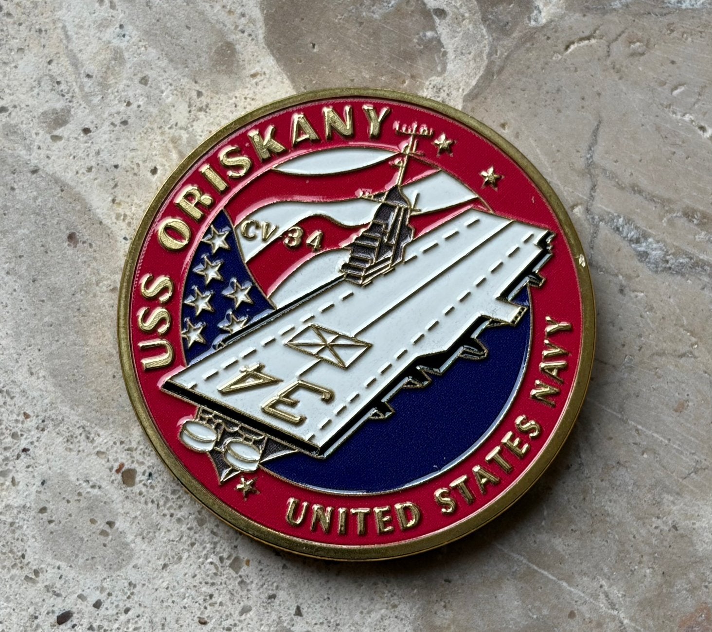 US Navy battleship USS Oriskany coin, Ophalen of Verzenden, Marine, Amerika, Embleem of Badge