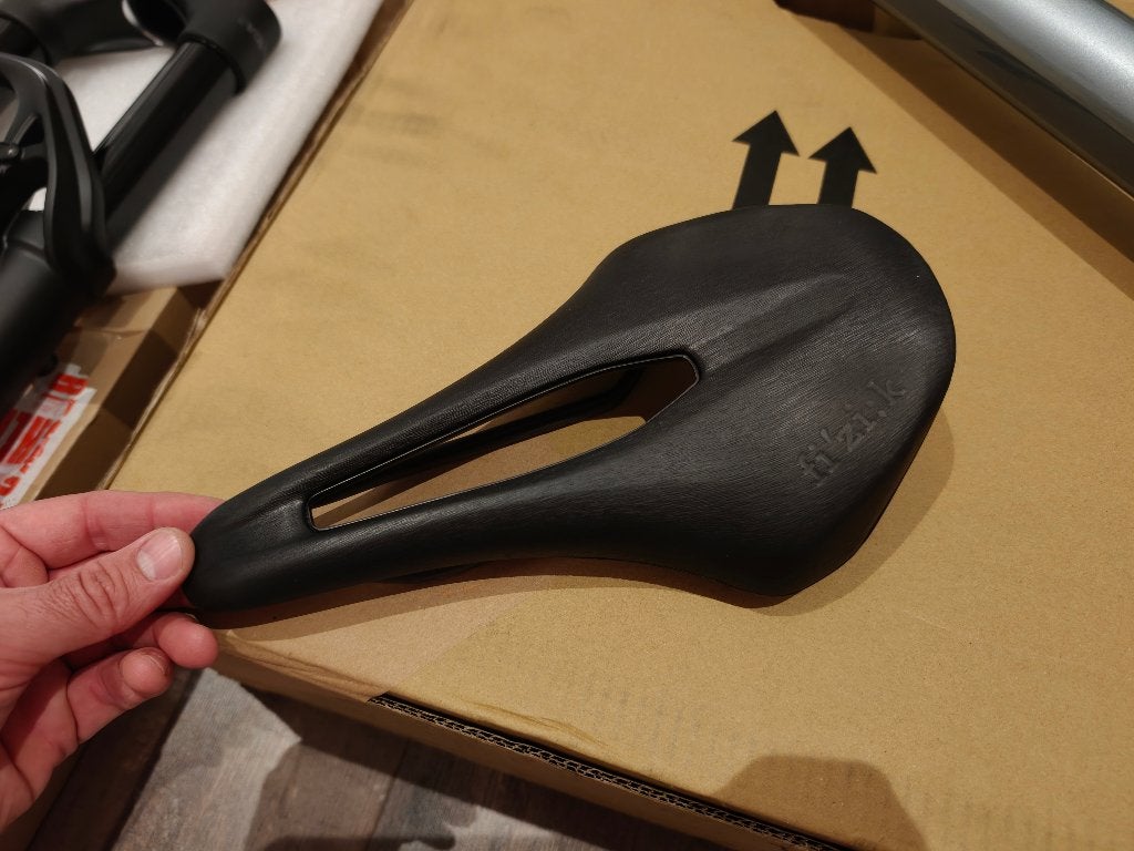 Fizik Vento Argo 00, Ophalen, Zo goed als nieuw, Zadel, Racefiets