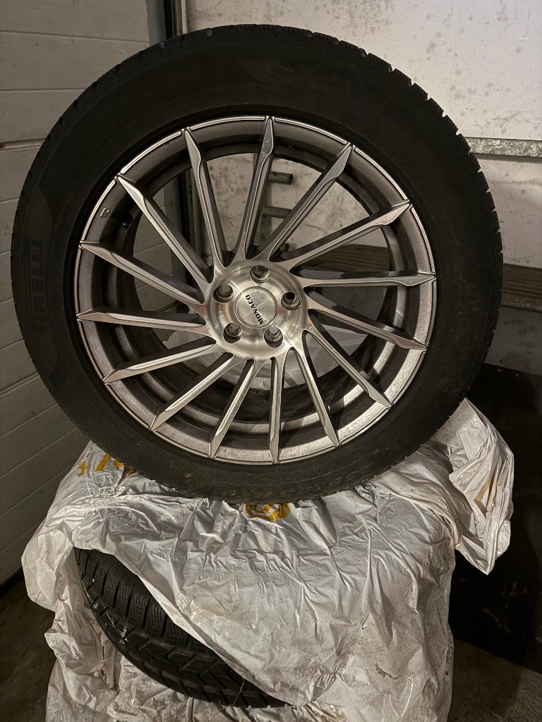 Winterbanden Volvo XC 90, Gebruikt, Banden en Velgen, Winterbanden, 235 mm