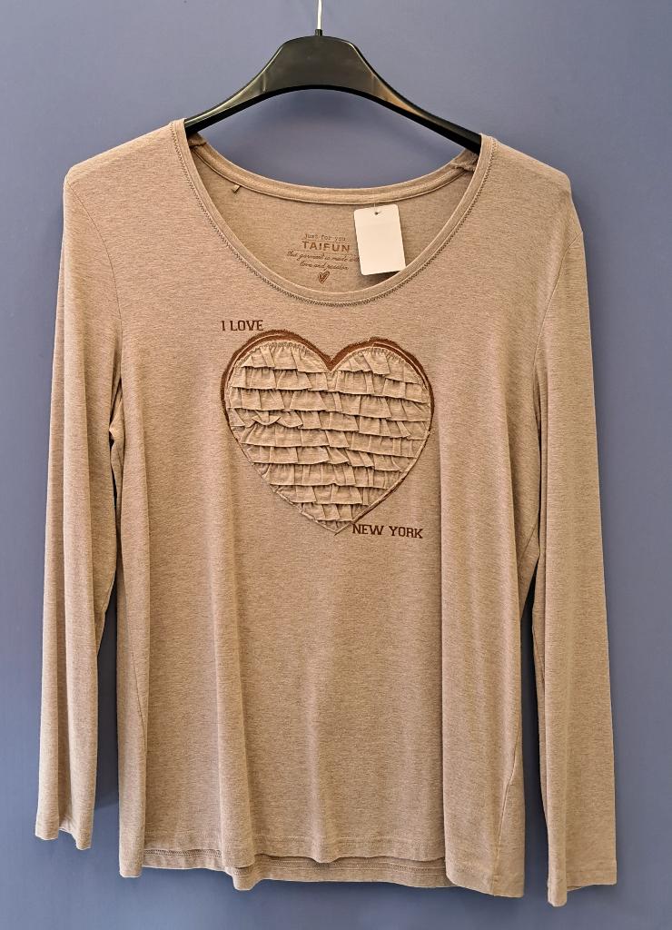 Taifun shirt / longsleeve beige + ruffle hart voorop L 36683, Taifun, ., Beige, Maat 42/44 (L)