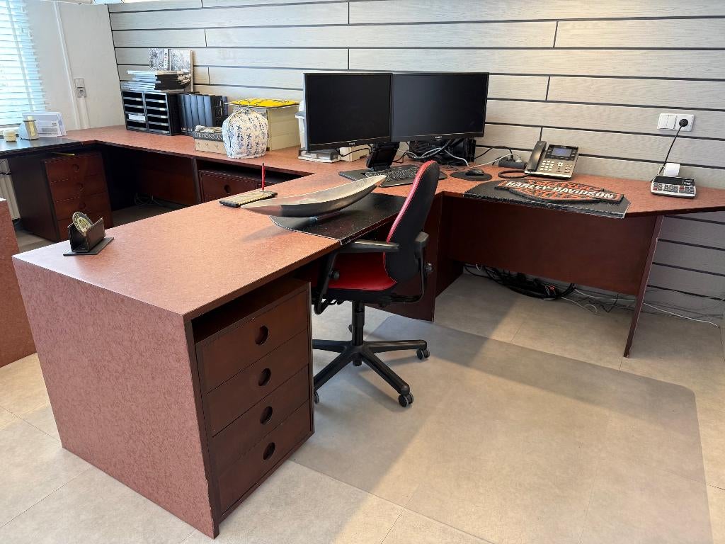 Kantoor"wand" met bureaus en ladeblokken., Huis en Inrichting, Bureaus, Gebruikt, Overige merken, Natuurlijk, Hout, Bruin, Ophalen of Verzenden