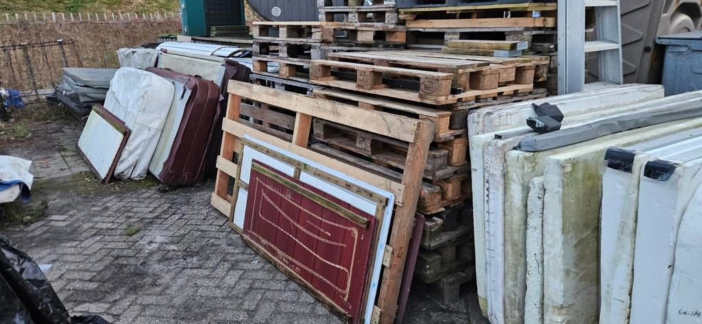 50 gebruikt euro pallets, Huizen en Kamers, Kamers te huur