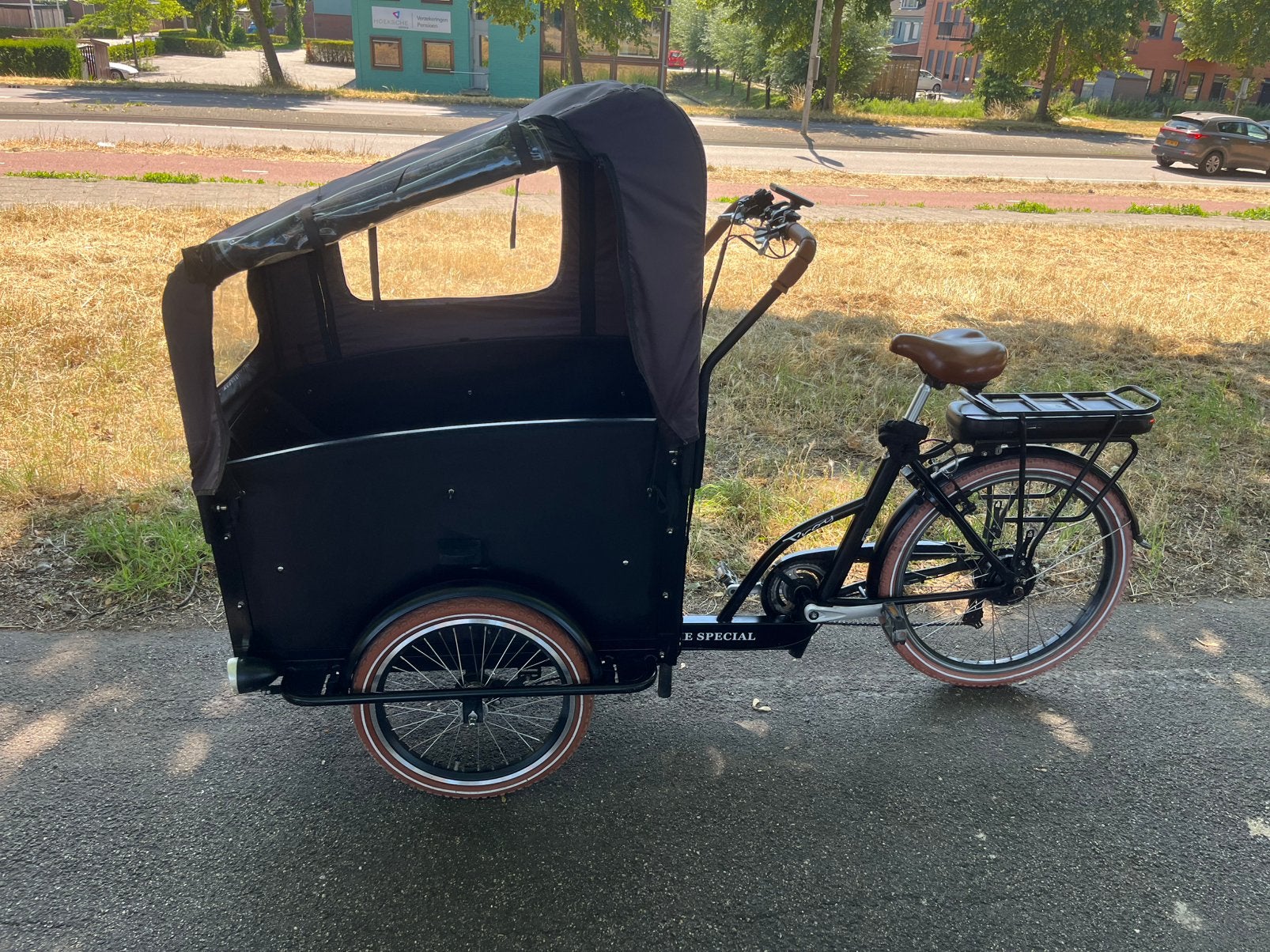 Mooie elektrische Troy Bakfiets, Fietsen en Brommers, Fietsen | Bakfietsen, Ophalen, Zo goed als nieuw, 4 kinderen of meer, Huif