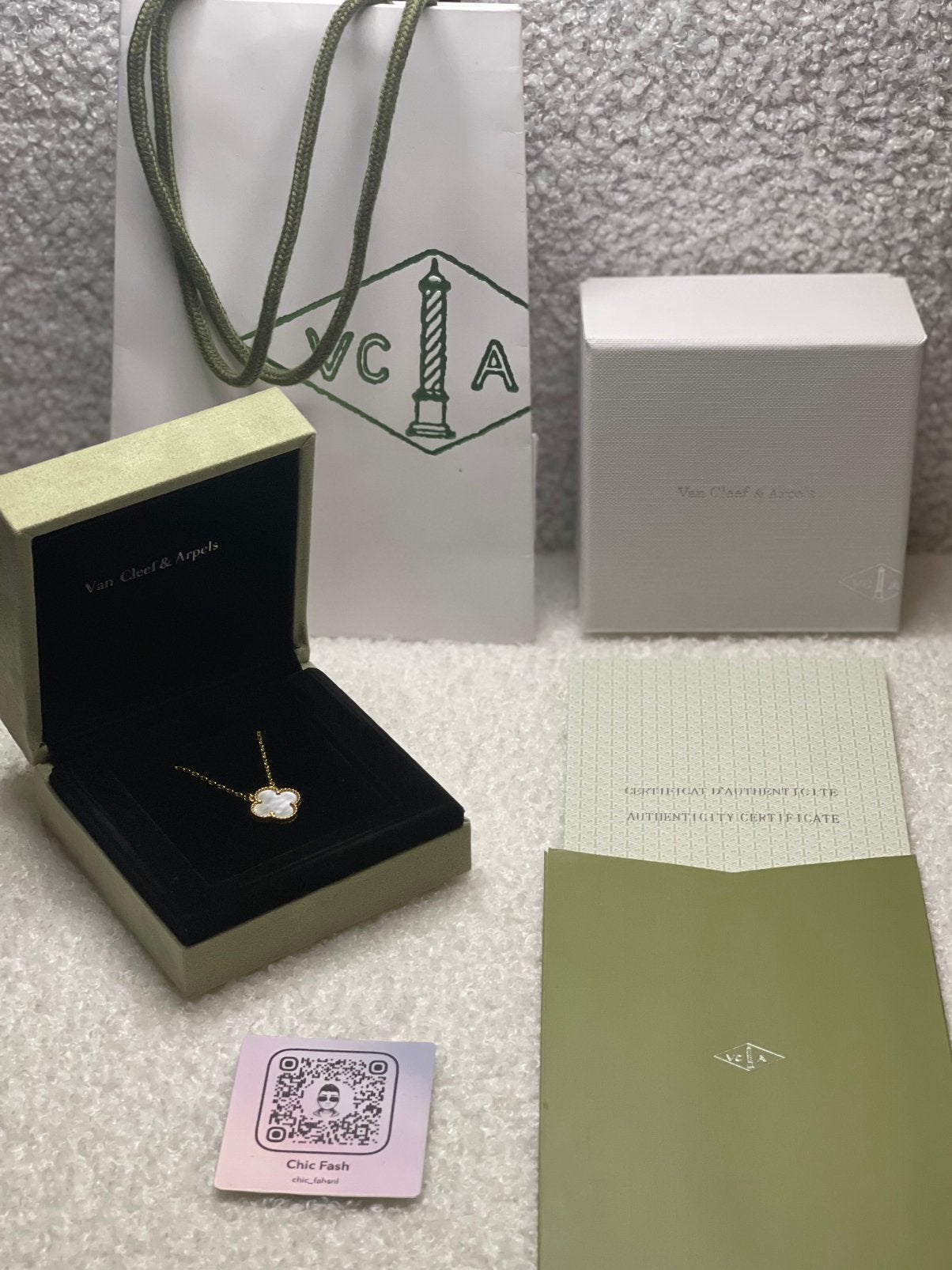 Van Cleef & Arpels MOTHER-OF-PEARL Ketting, Sieraden, Tassen en Uiterlijk, Kettingen, Ophalen of Verzenden, Zo goed als nieuw