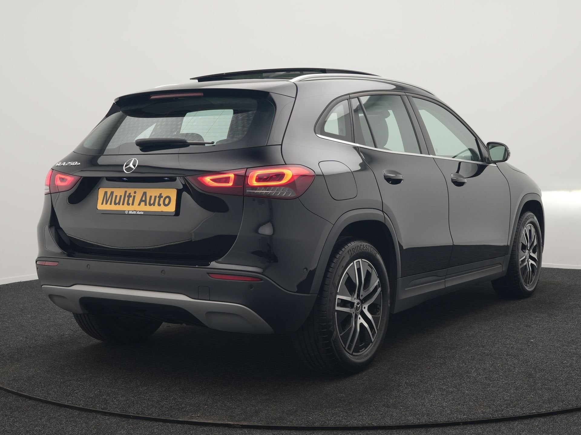 Mercedes-Benz GLA 250 e Style PHEV 218pk Dealer O.H. | Trekh, Auto's, Zwart, Zwart, Bedrijf, Hybride Elektrisch/Benzine