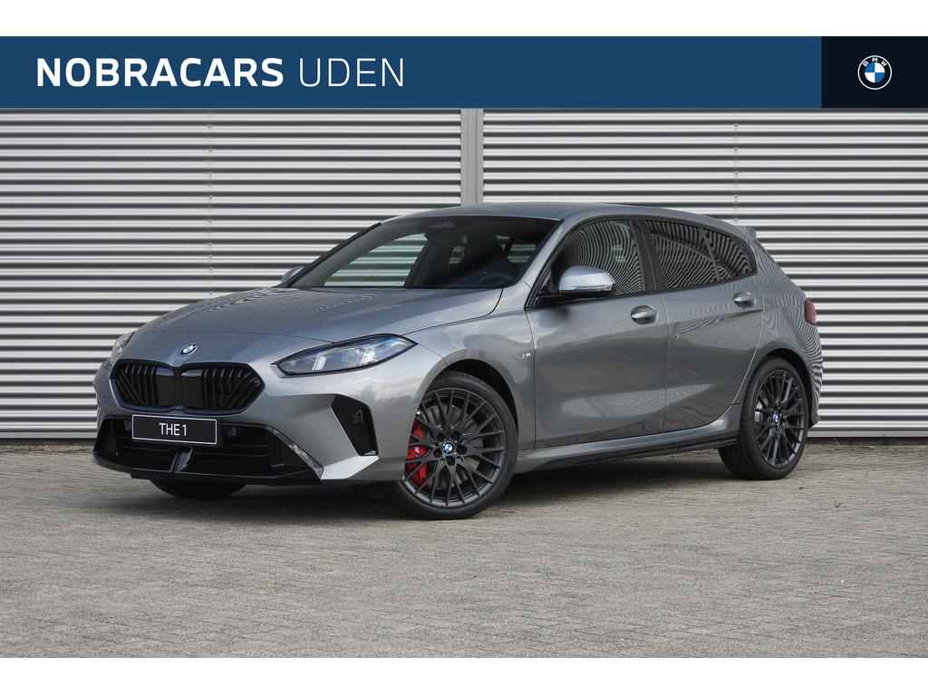 BMW 1 Serie 120 M Sport Automaat / M Sportstoelen / Adaptiev, Zwart, 156 pk, Bedrijf, 3 cilinders