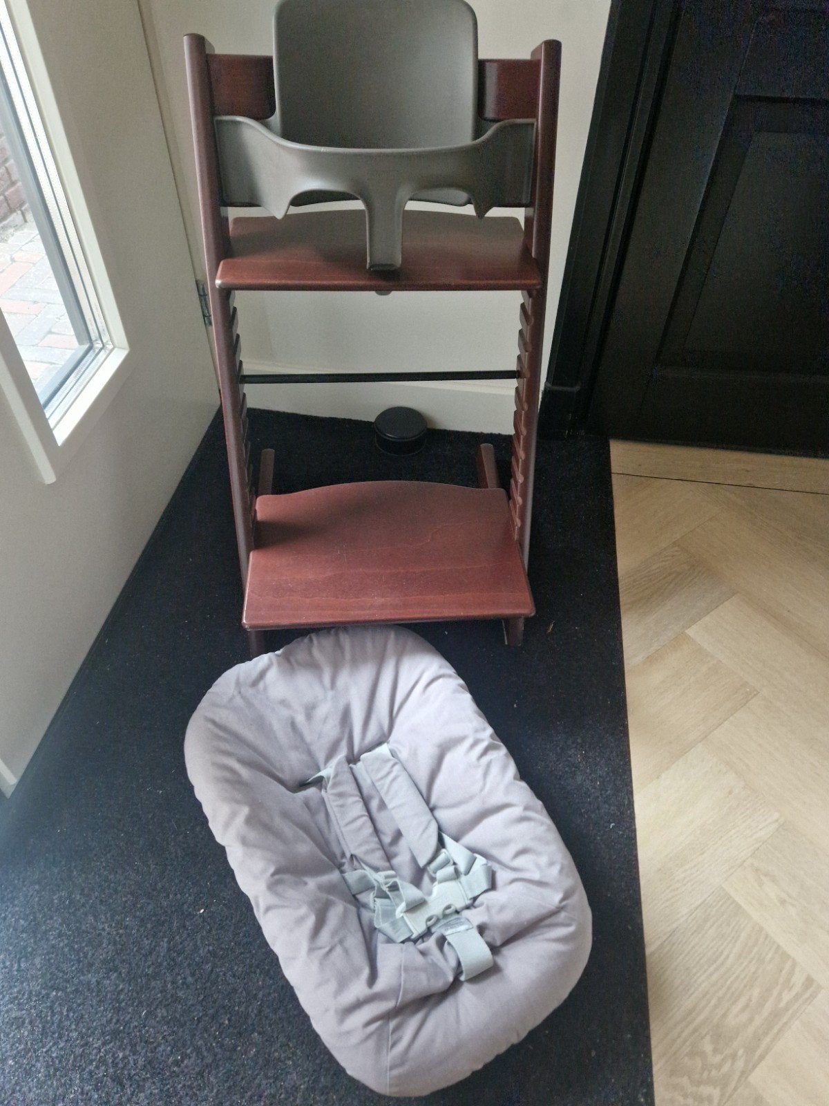 bruine stokke tripp trapp / trip trap + babyset en newborn, Kinderen en Baby's, Ophalen of Verzenden, Gebruikt, Meegroeistoel