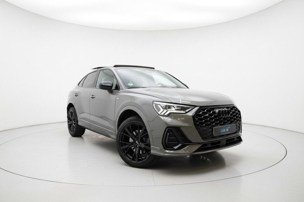Audi Q3 Sportback 45 TFSI e 3x S LINE VIRTUAL PANO MATRIX, Gebruikt, Zwart, Hybride Elektrisch/Benzine, SUV of Terreinwagen