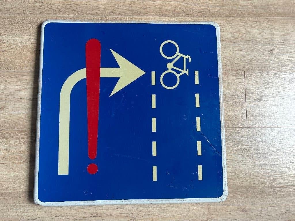 Verkeersbord let op bij afslaan op rechtdoorgaande fietsers, Ophalen, Overige typen