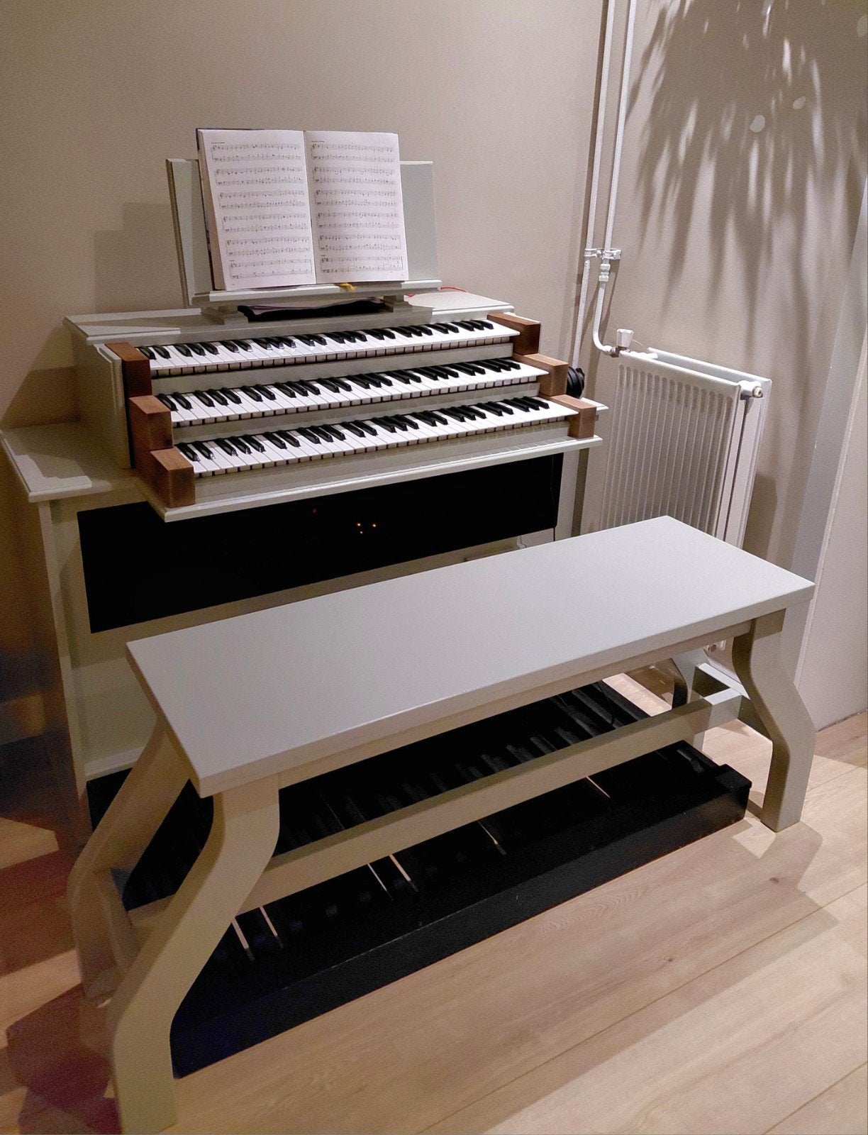Prachtig digitaal orgel met 3 klavieren en pedaal, Muziek en Instrumenten, Orgels, Ophalen of Verzenden, Zo goed als nieuw, 3 klavieren