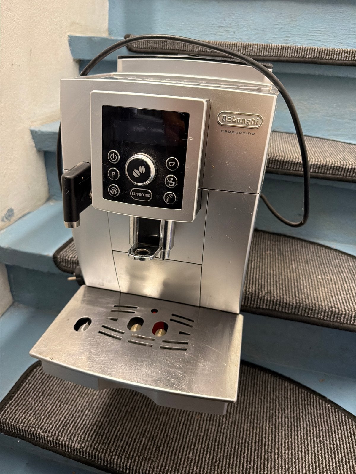 DeLonghi espresso koffiemachine ECAM 23450s, Koffiemachine, Koffiebonen, Zo goed als nieuw, 2 tot 4 kopjes