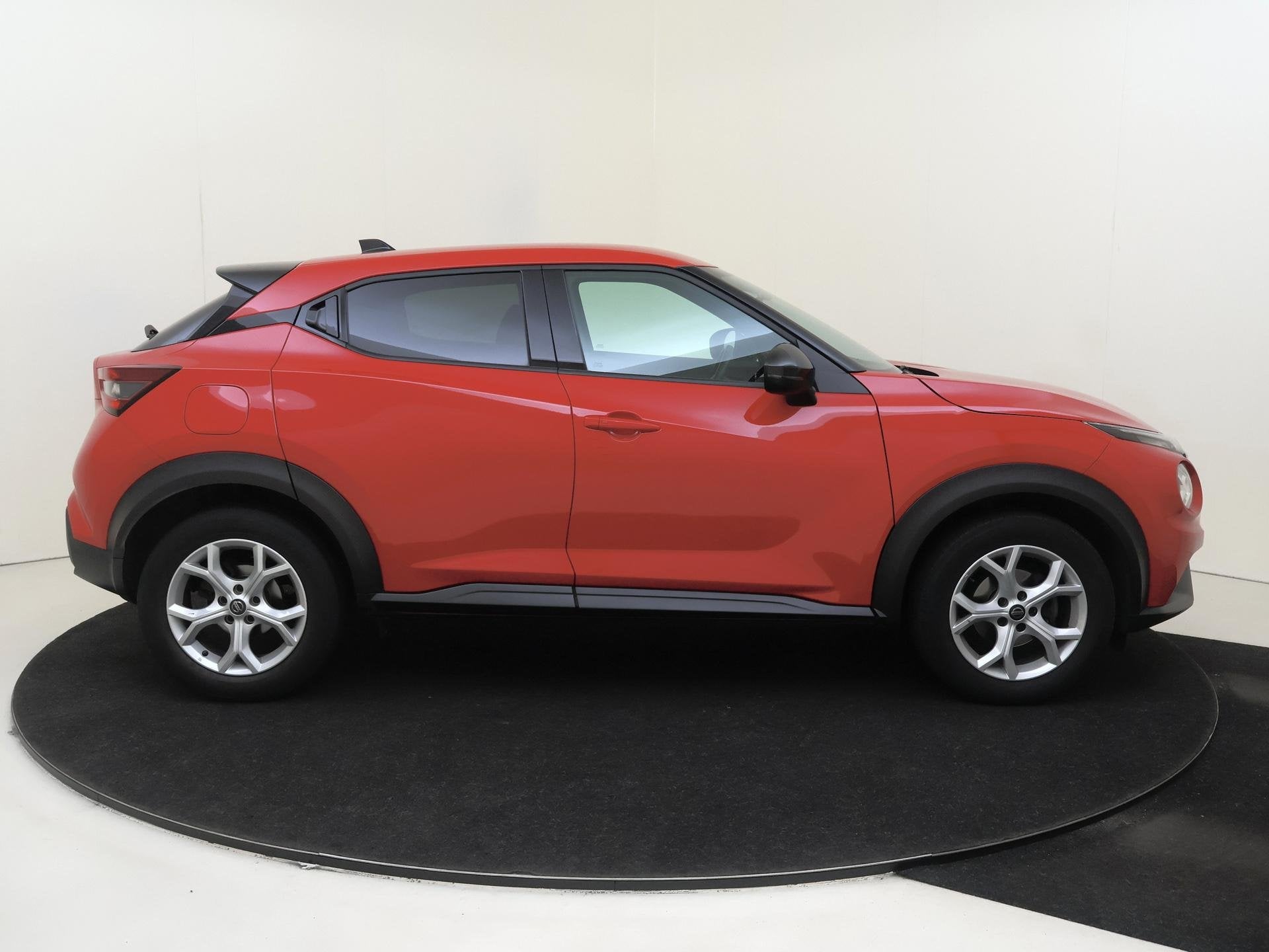 Foto 9 van Nissan Juke 1.0 DIG-T N-Connecta | Achteruitrijcamera | Appl