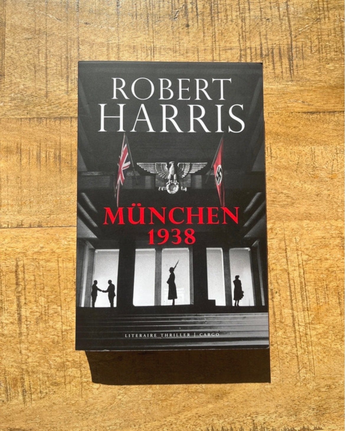 München 1938 - Robert Harris - Literaire thriller, Ophalen of Verzenden, Zo goed als nieuw, Europa overig