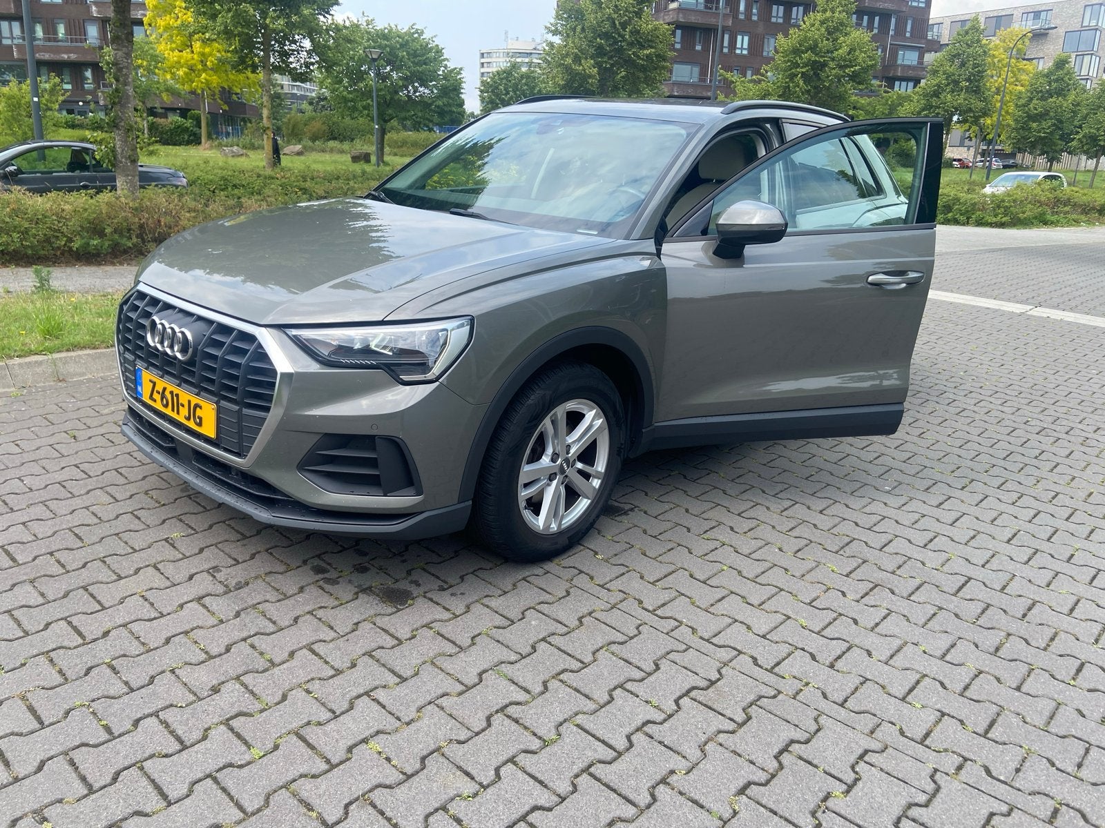 Audi Q3 35 Tfsi 150pk S Tronic 2019 automaat Nieuwe APK, Auto's, 4 cilinders, 14 km/l, 84 €/maand, 750 kg