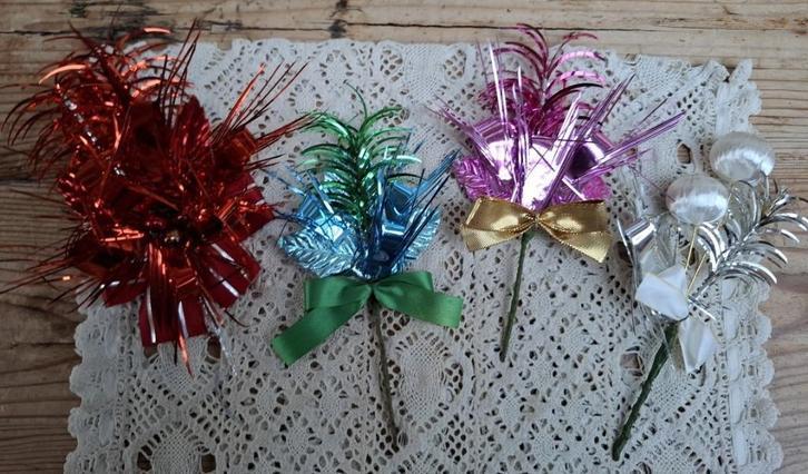 4 Vintage kerststekers,  folie, KERST, Diversen, Gebruikt, -, -, Ophalen of Verzenden