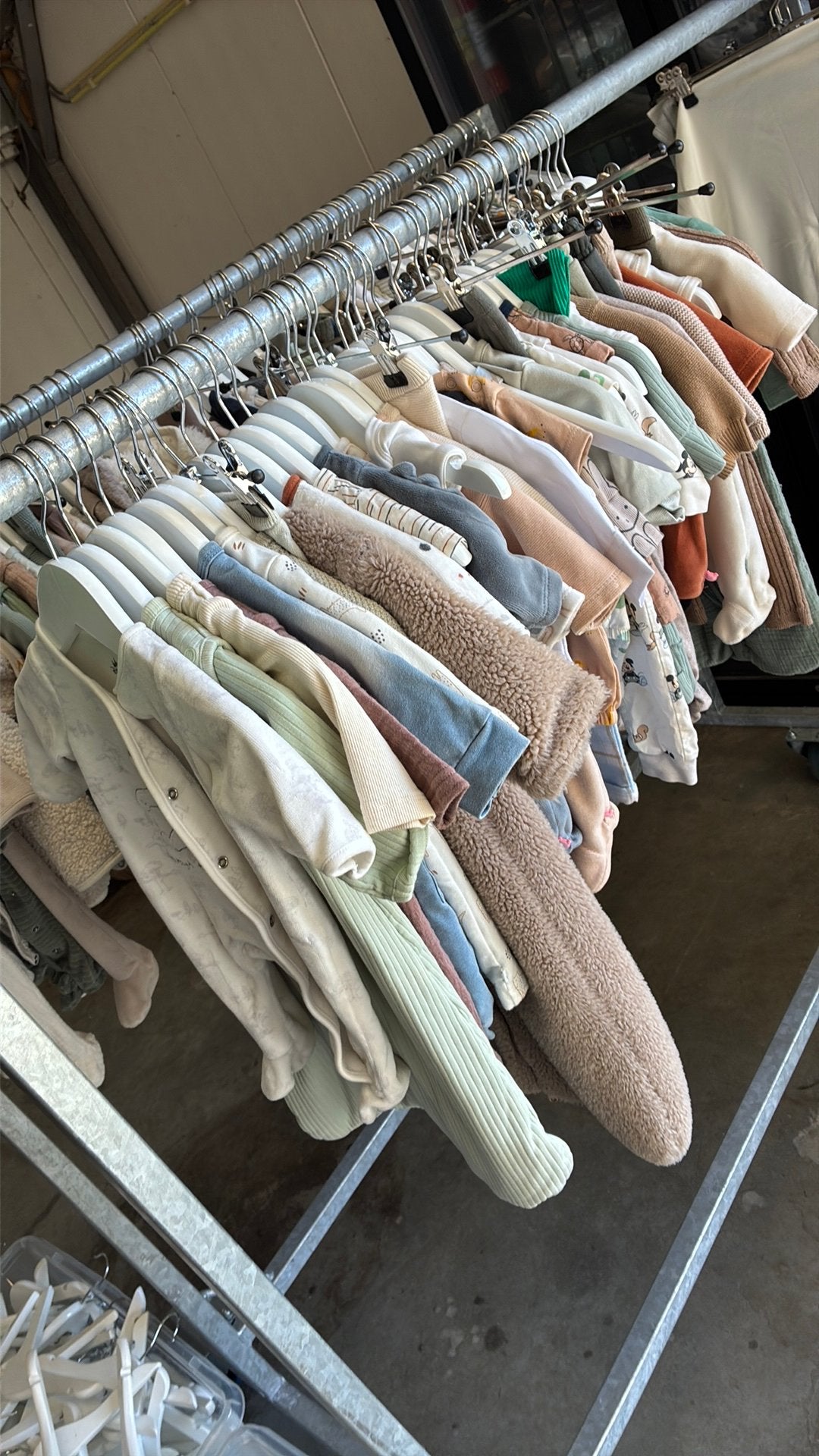 42 stuks kinderkleding maat 50/56, Ophalen, Gebruikt