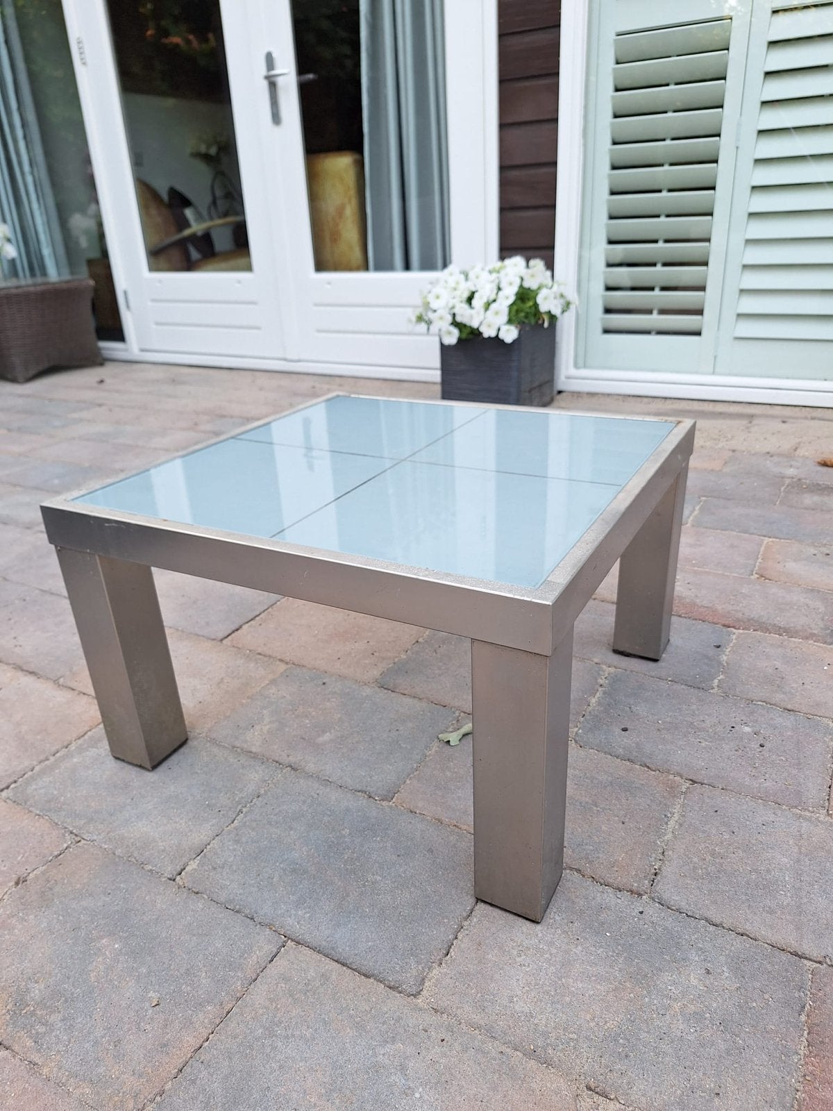 Tafel met glazen blad en RVS frame, IZGS, Tuin en Terras, Tuintafels, Ophalen, Gebruikt, Vierkant, Rvs