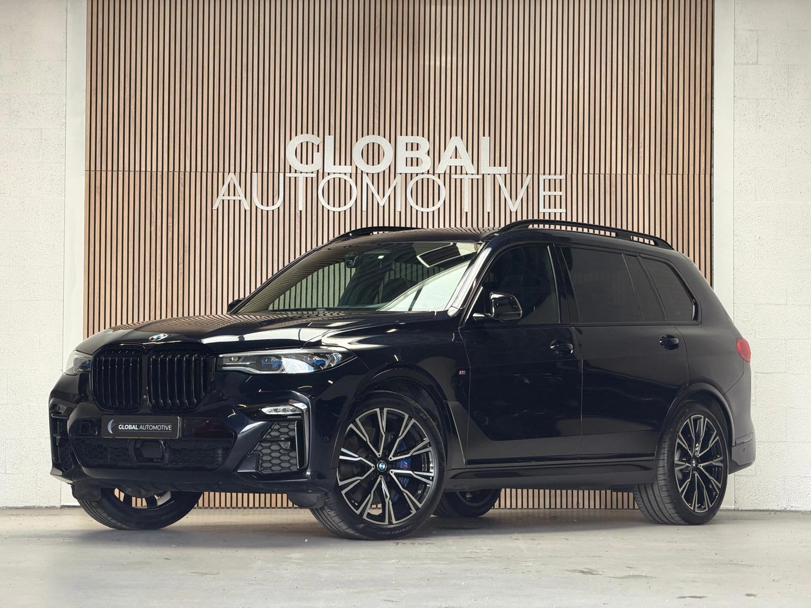 BMW X7 XDrive40i High Executive - M SPORT - SKYLOUNGE - LASE, Auto's, Automaat, Gebruikt, Zwart, 7 stoelen