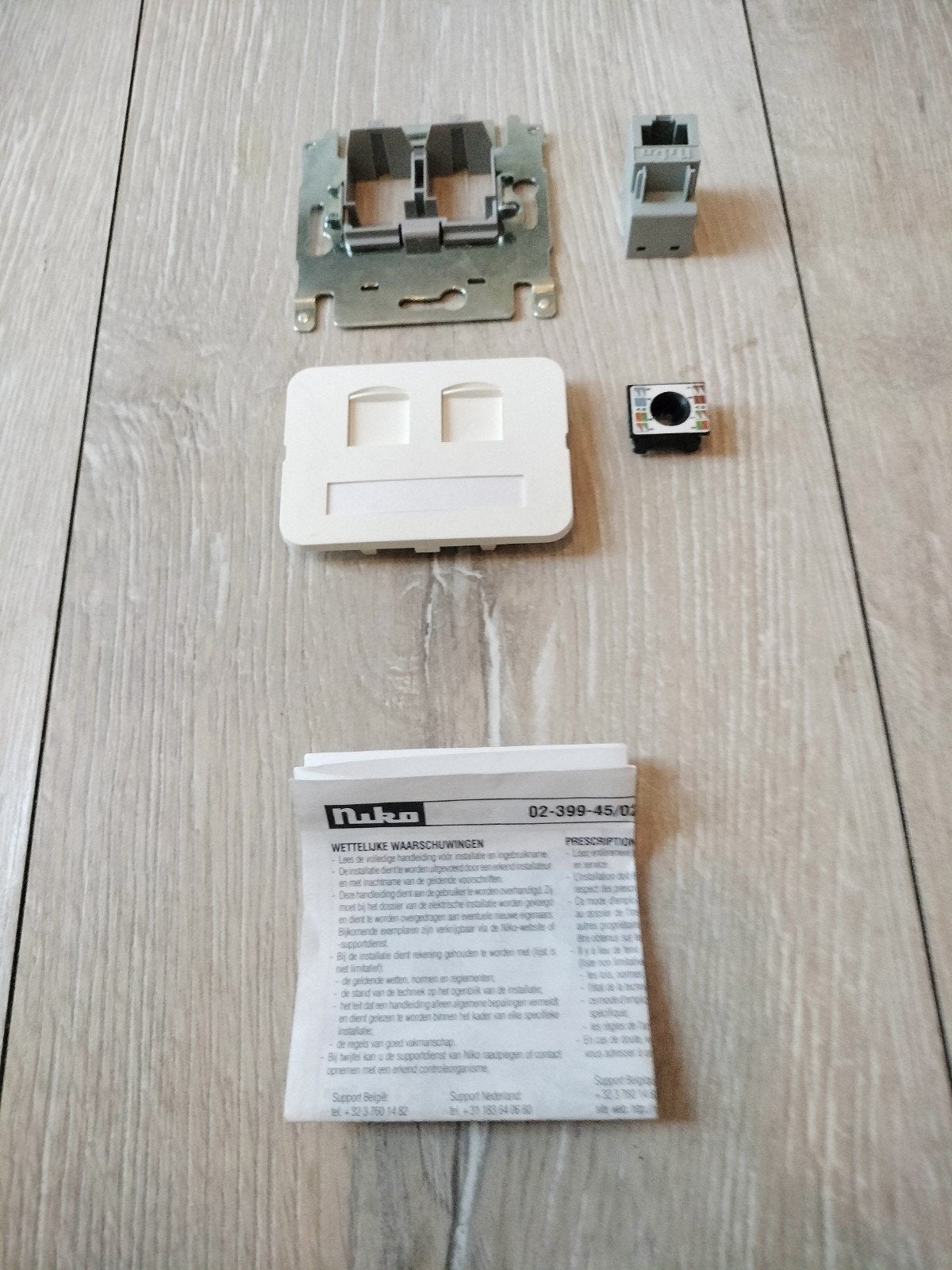 Niko RJ45 UTP inbouw communicatie-aansluiting – nieuw in doo, Ophalen, Nieuw