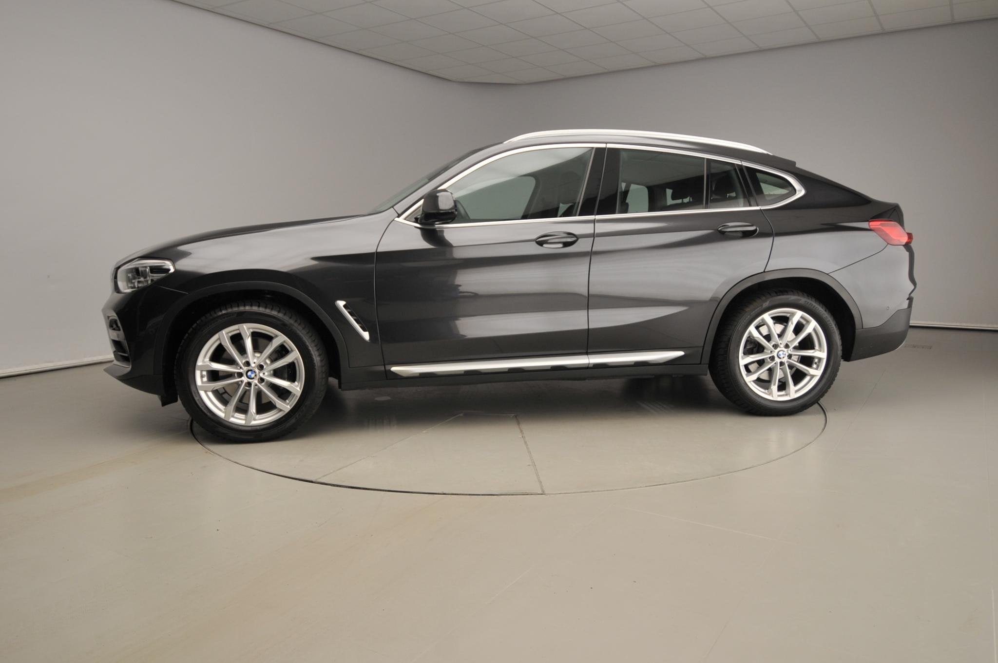 BMW X4 xDrive30i | LED | Leder | HUD | Trekhaak | Sportstoel, Automaat, 15 km/l, Gebruikt, 4 cilinders