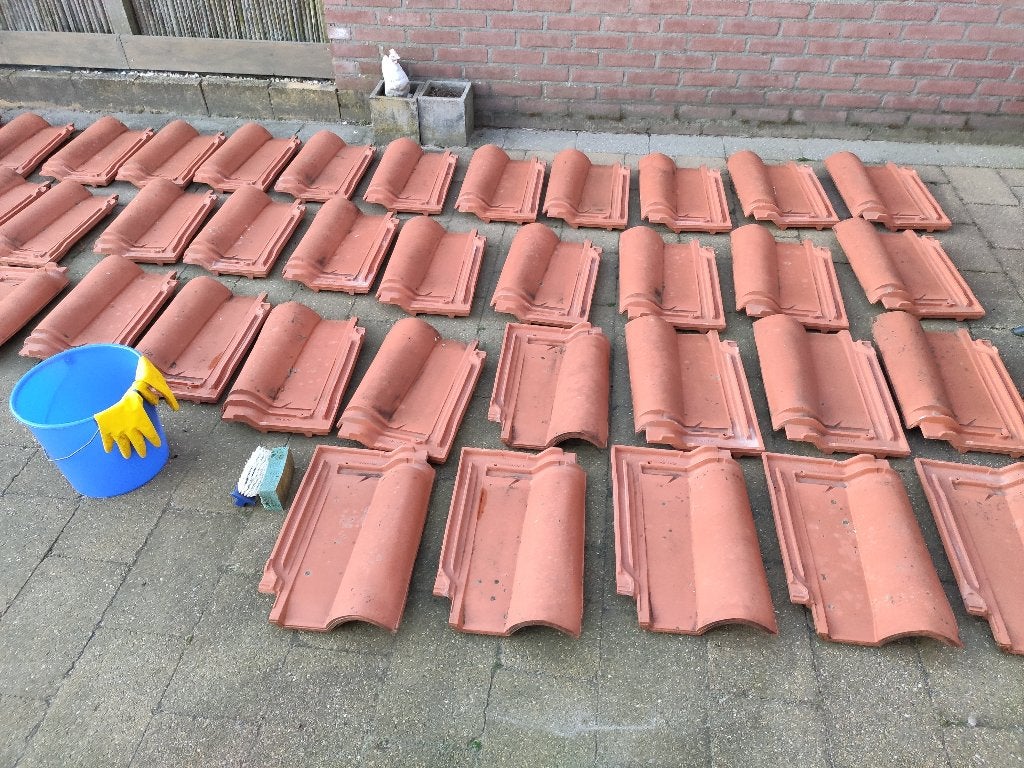 Dakpannen 108 gebruikt, Doe-het-zelf en Verbouw, Dakpannen en Dakbedekking, Ophalen, Steen of Klei, Dakpannen, Rood