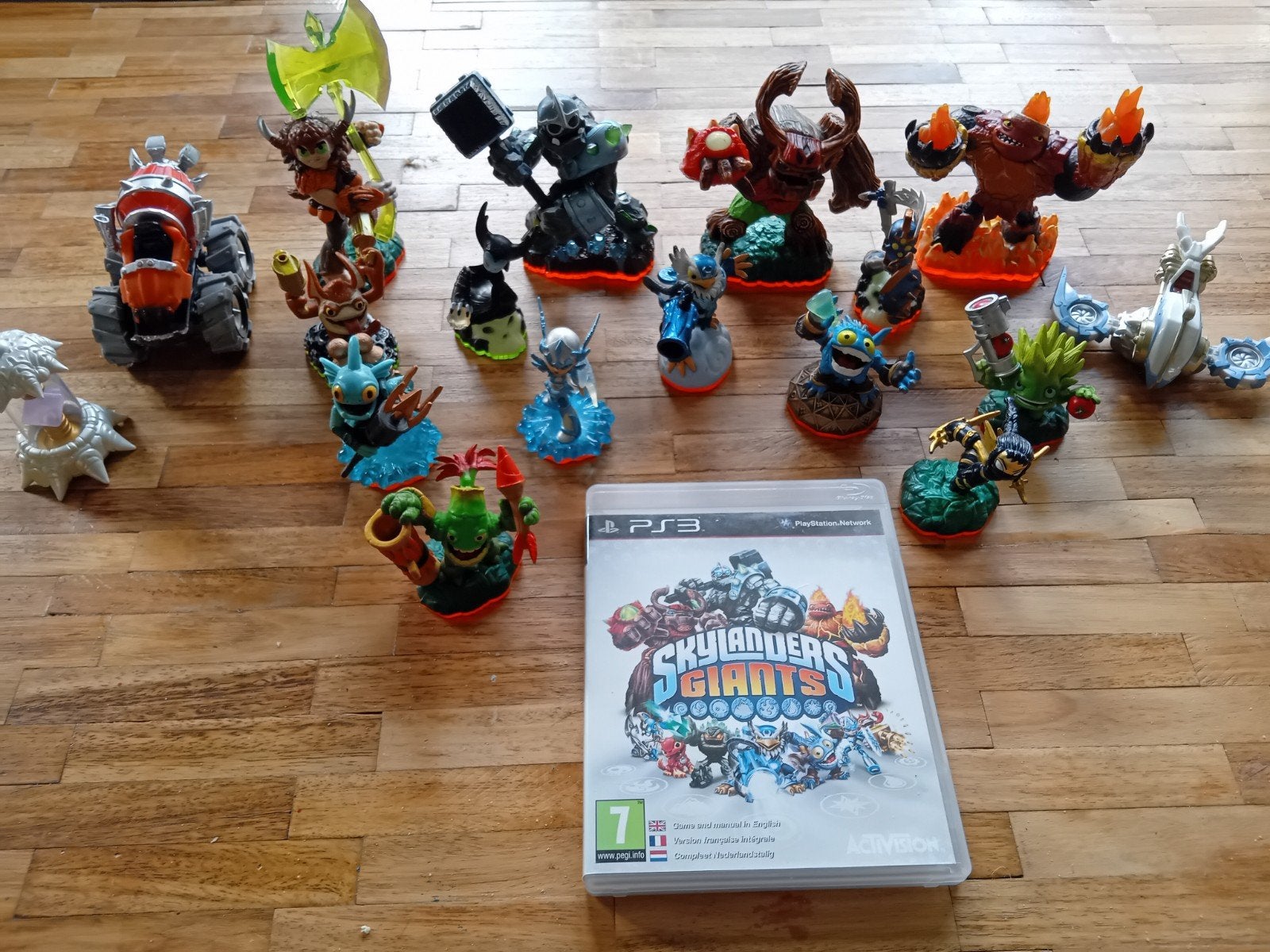 Skylanders Giants set met game en 19 figuren, Gebruikt, 1 speler, Vanaf 7 jaar, Ophalen