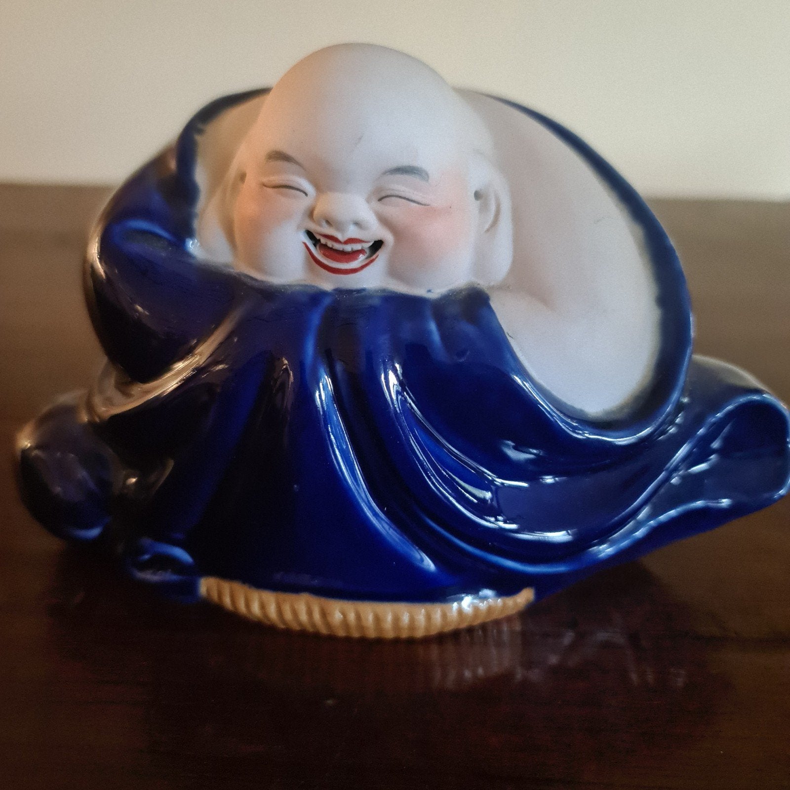 Lachende Boeddha beeldje - Diep Blauw en wit keramiek, Huis en Inrichting, Woonaccessoires | Boeddhabeelden, Ophalen of Verzenden