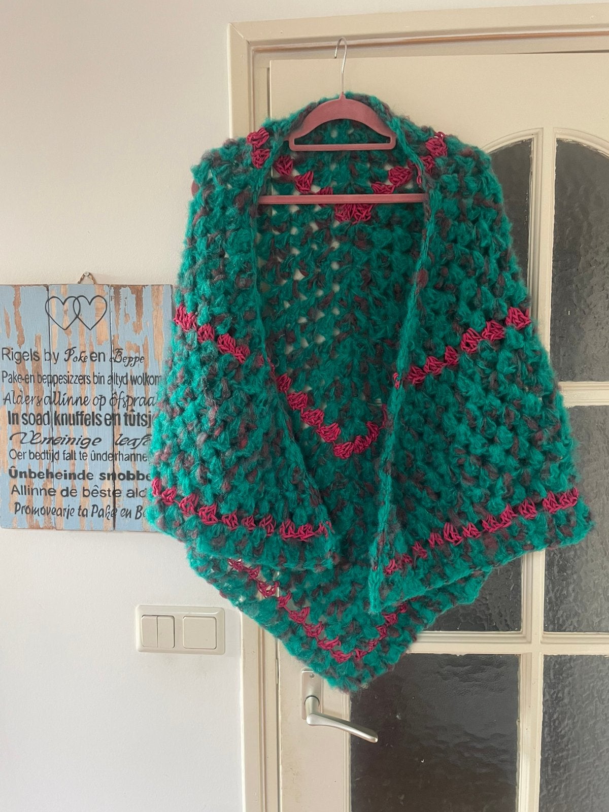 Mooie omslagdoek, Kleding | Dames, Mutsen, Sjaals en Handschoenen, Ophalen of Verzenden, Nieuw, Maat 46/48 (XL) of groter, Sjaal