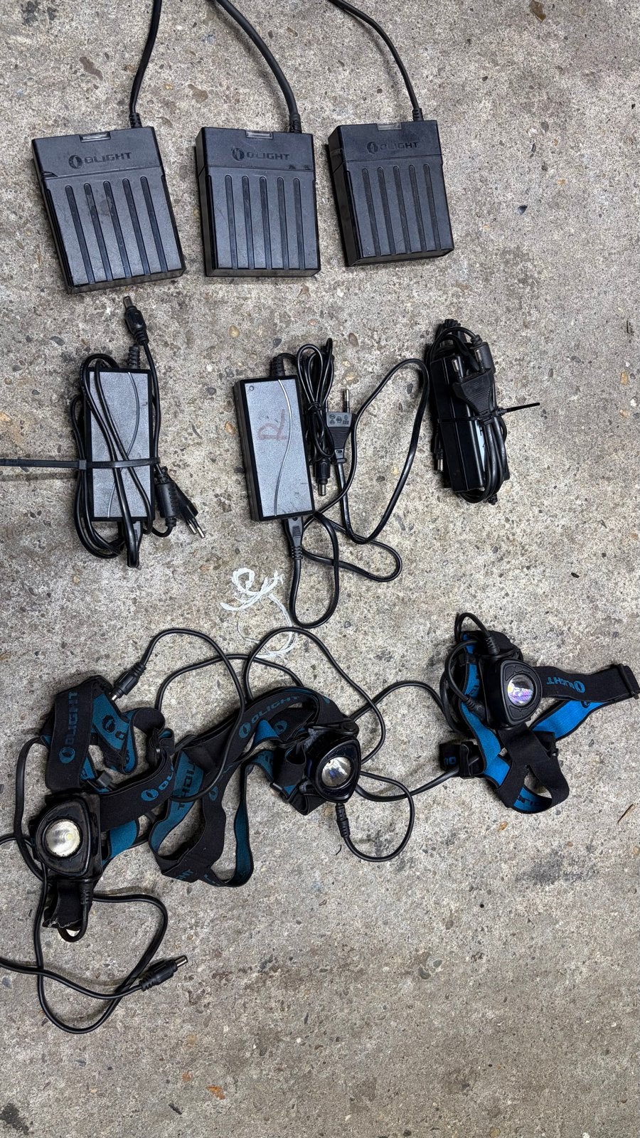 Olight hoofdlamp met accu en opladers, Ophalen of Verzenden, Gebruikt