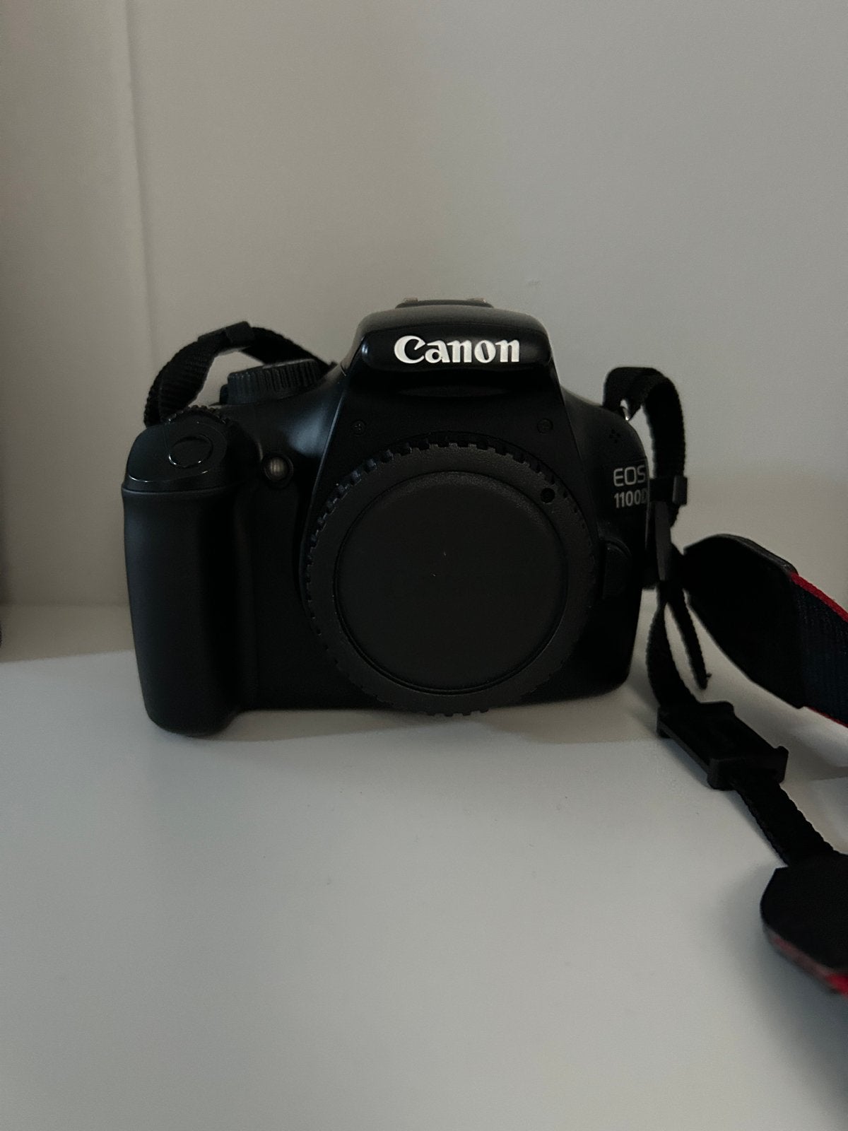 Canon EOS 1100D spiegelreflexcamera met 2 lenzen, Spiegelreflex, Canon, Zo goed als nieuw, Lensdop