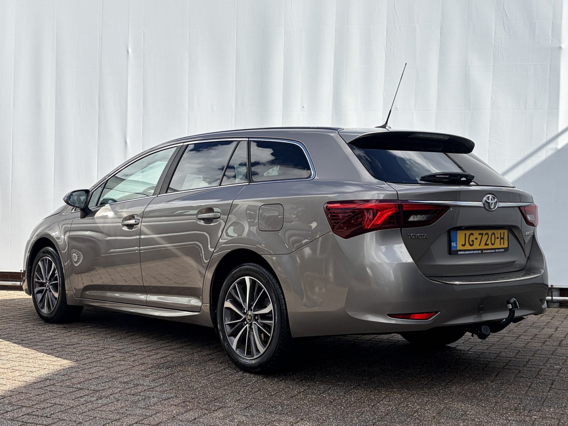 Foto 2 van Toyota Avensis Touring Sports 1.8 VVT-i Lease Pro Automaat T
