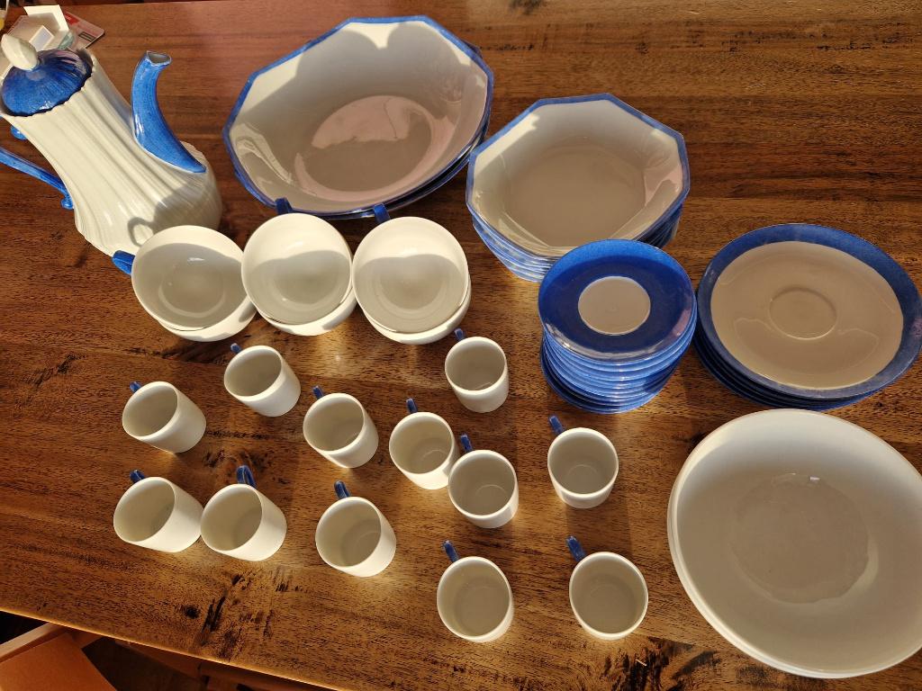 Tea and coffee service partially from Limoges porcelain, Ophalen, Gebruikt, Overige stijlen, Porselein