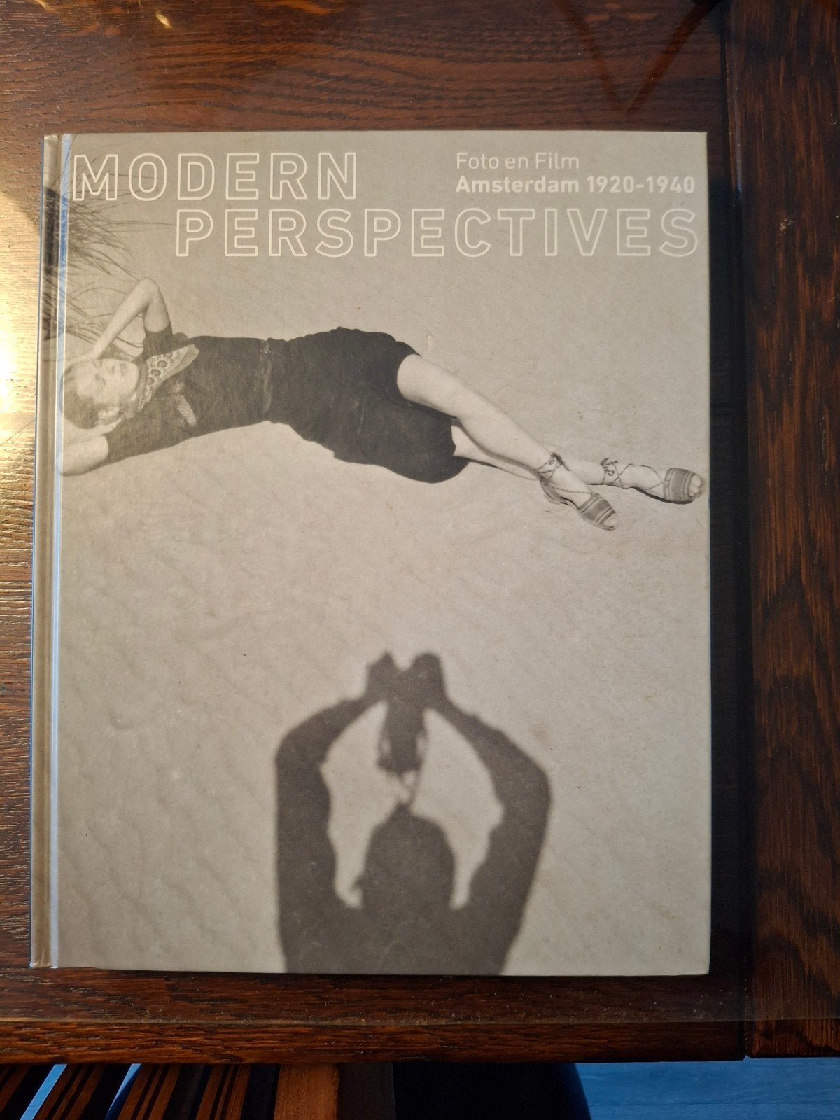 Modern Perspectives: Foto en Film Amsterdam 1920-1940, Boeken, Ophalen of Verzenden, Zo goed als nieuw, Fotografie algemeen, Diverse auteurs